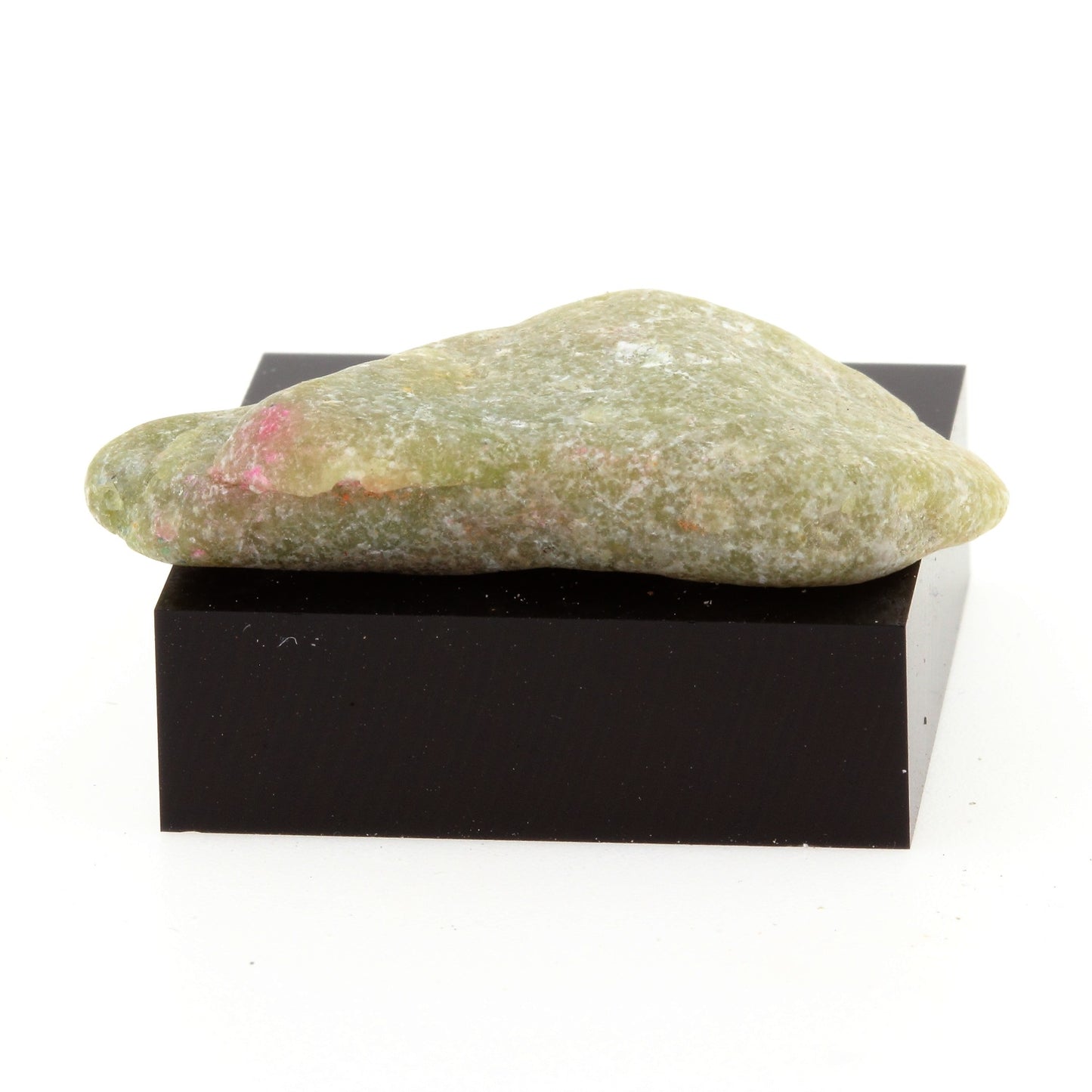 Hellyerite. 35.0 carats. Estrie, Québec, Canada