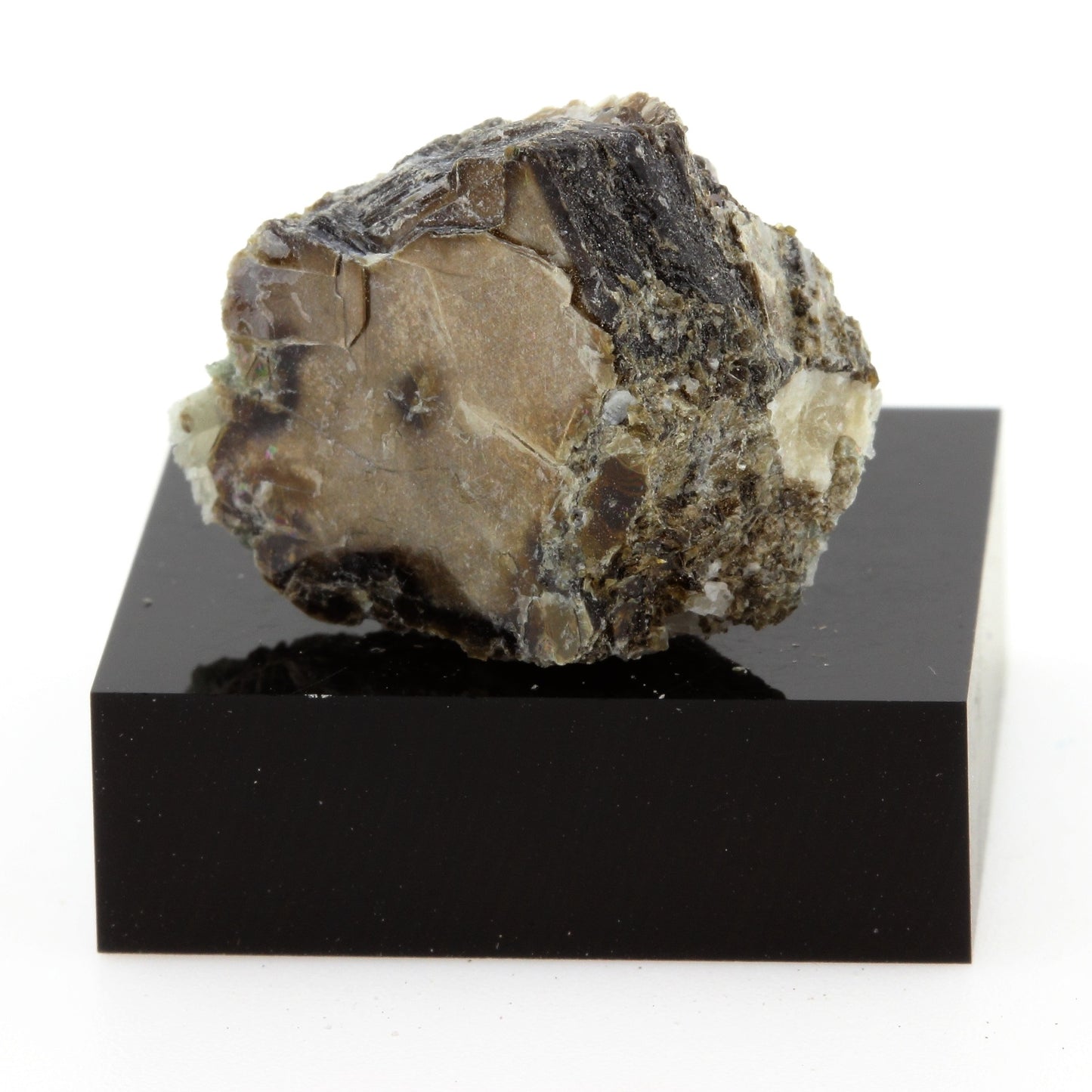 Meroxene, 38.4 carats, Lanark, Ontario, Canada