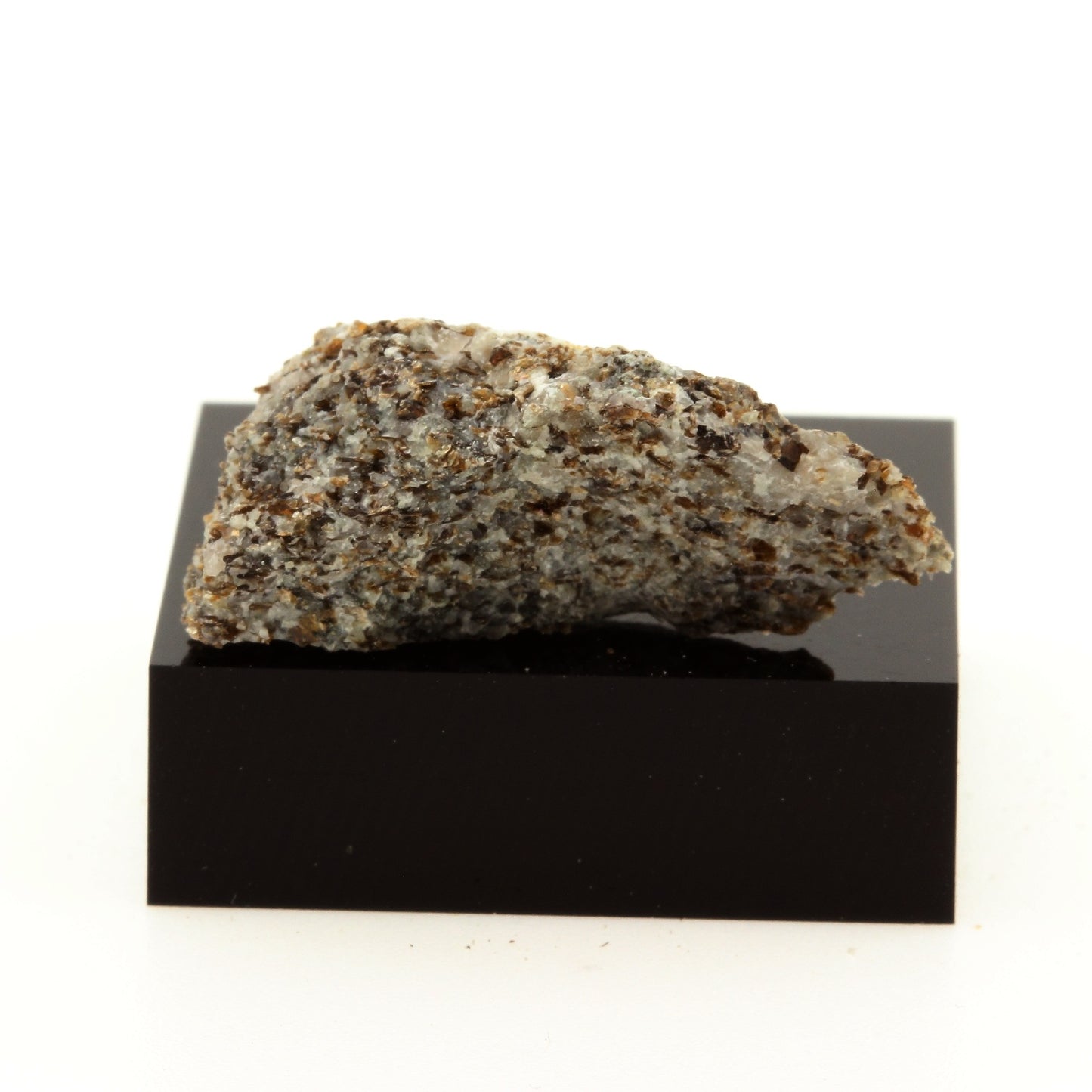 Mica, 25.3 carats, Kilmar, Québec, Canada