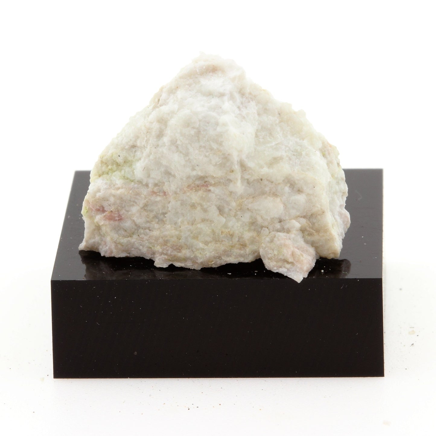 Porcelanite, 18.6 carats, Estrie, Québec, Canada