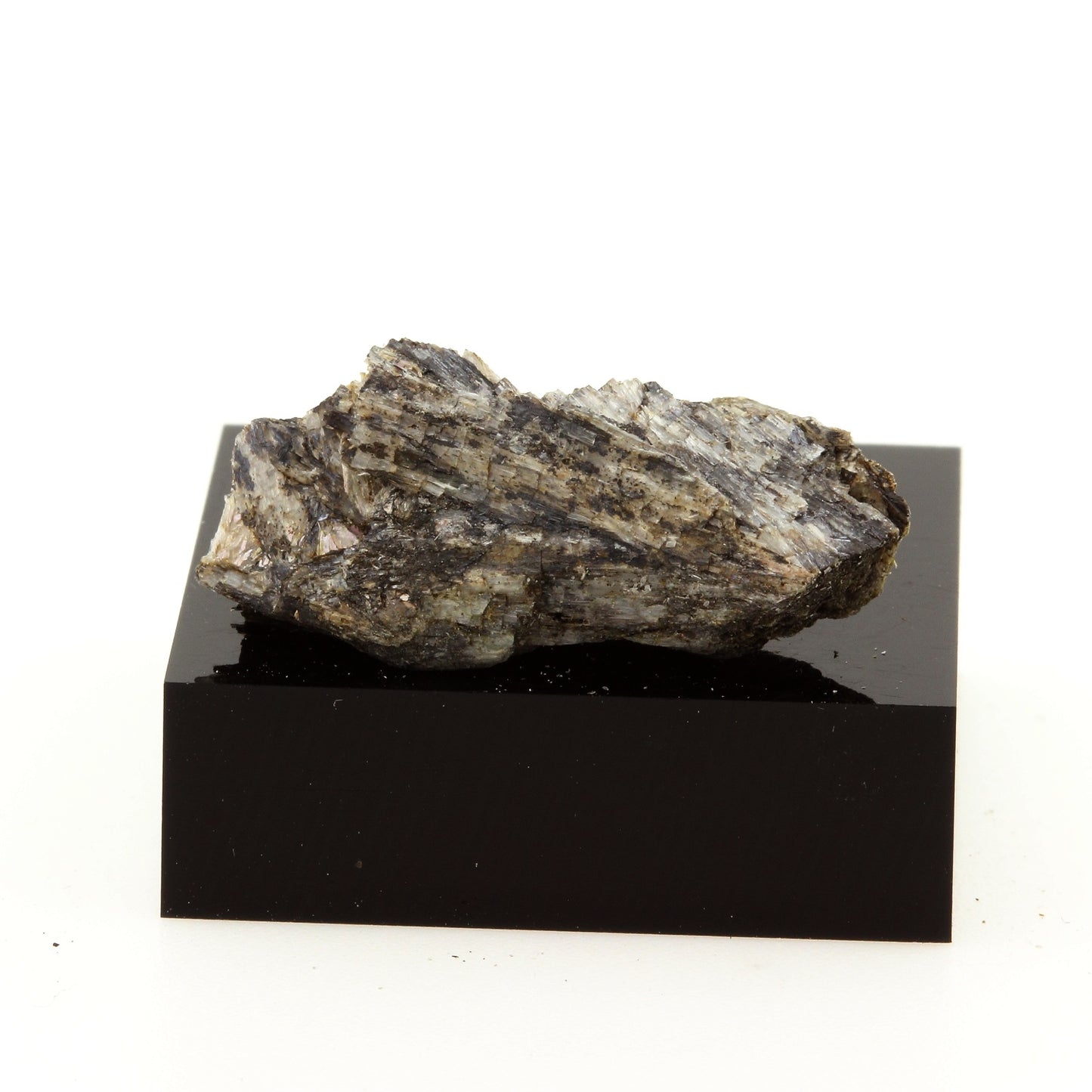 Manganophyllite, 17.1 carats, Kilmar, Québec, Canada