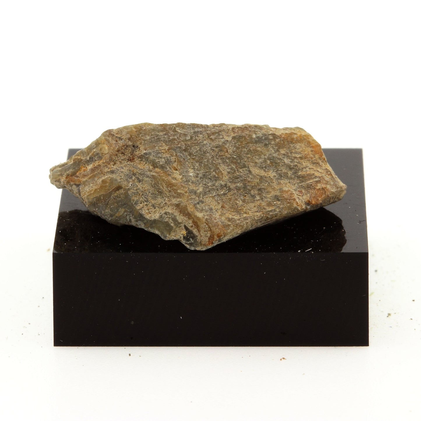 Jenkinsite. 24.7 carats. Thetford Mines, Québec, Canada