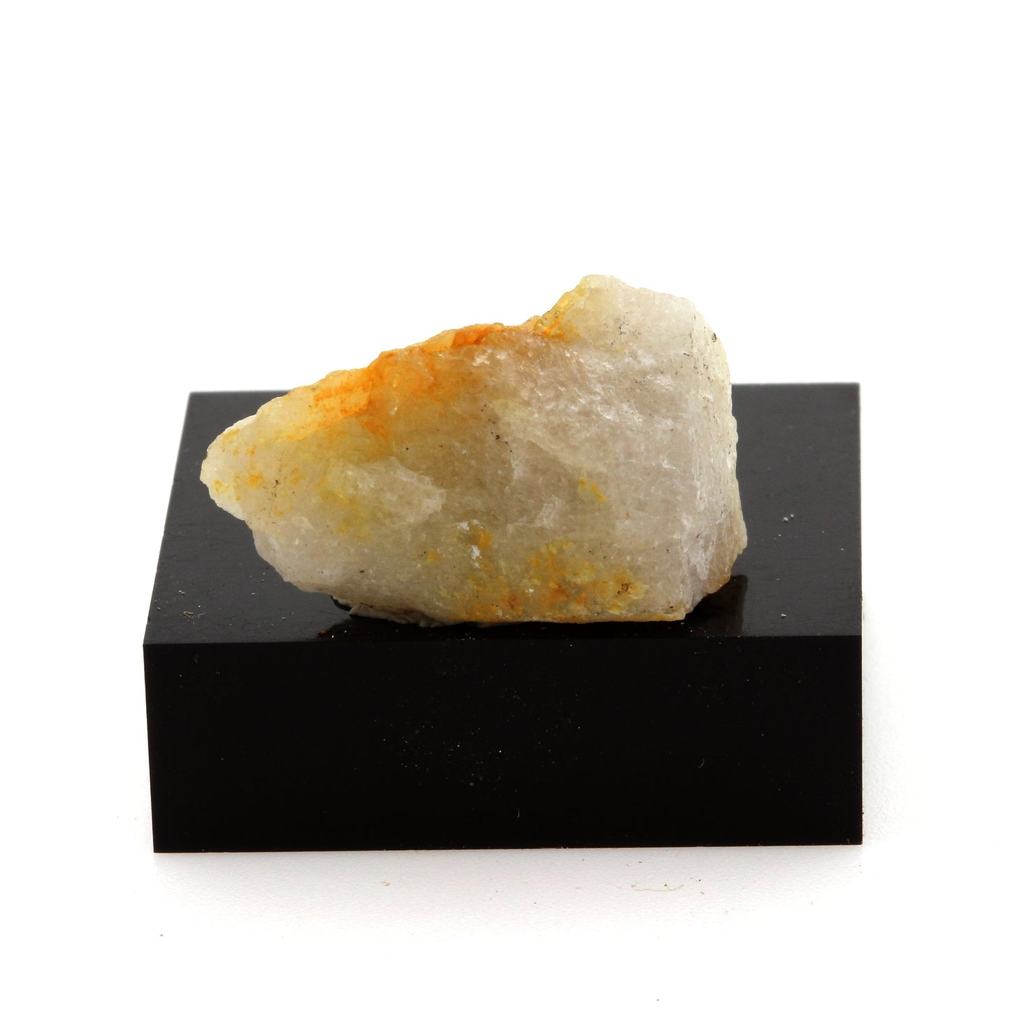 Iron Quartz. 20.7 carats. Estrie, Québec, Canada