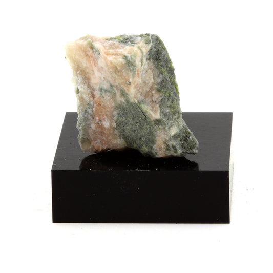 Marbre Calcite. 29.6 carats. Lanark, Ontario, Canada