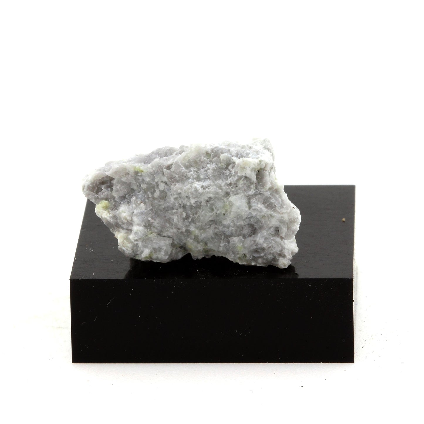Porcelanite, 22.3 carats, Estrie, Québec, Canada