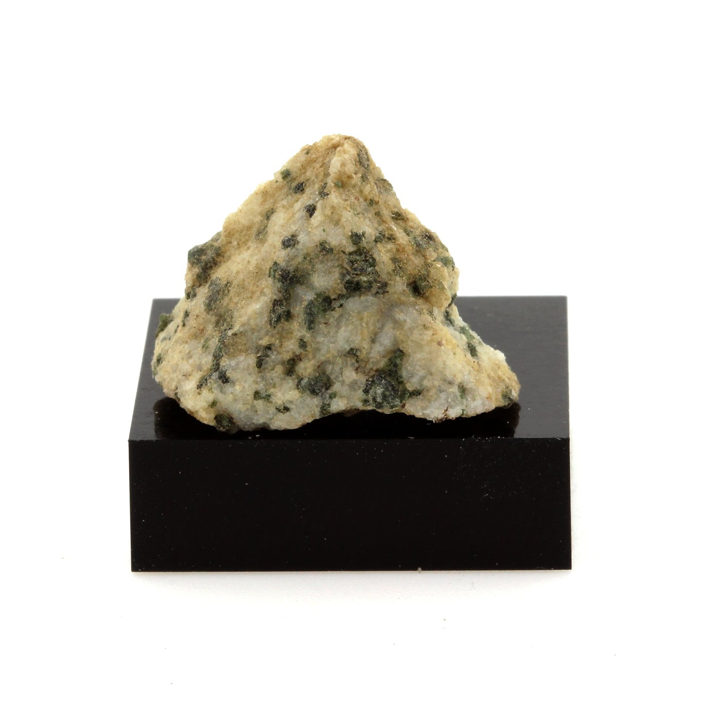 Kirschsteinite. 33.8 carats. Kilmar, Québec, Canada