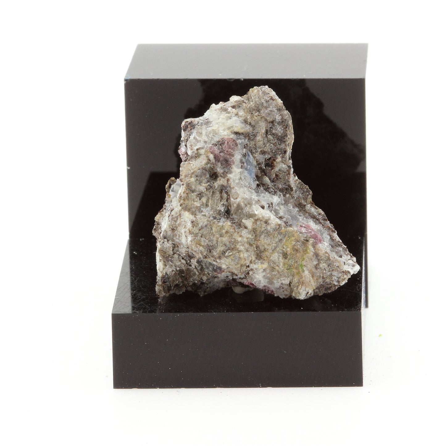 Kyanite Schist. 32.0 carats. North Bay, Ontario, Canada