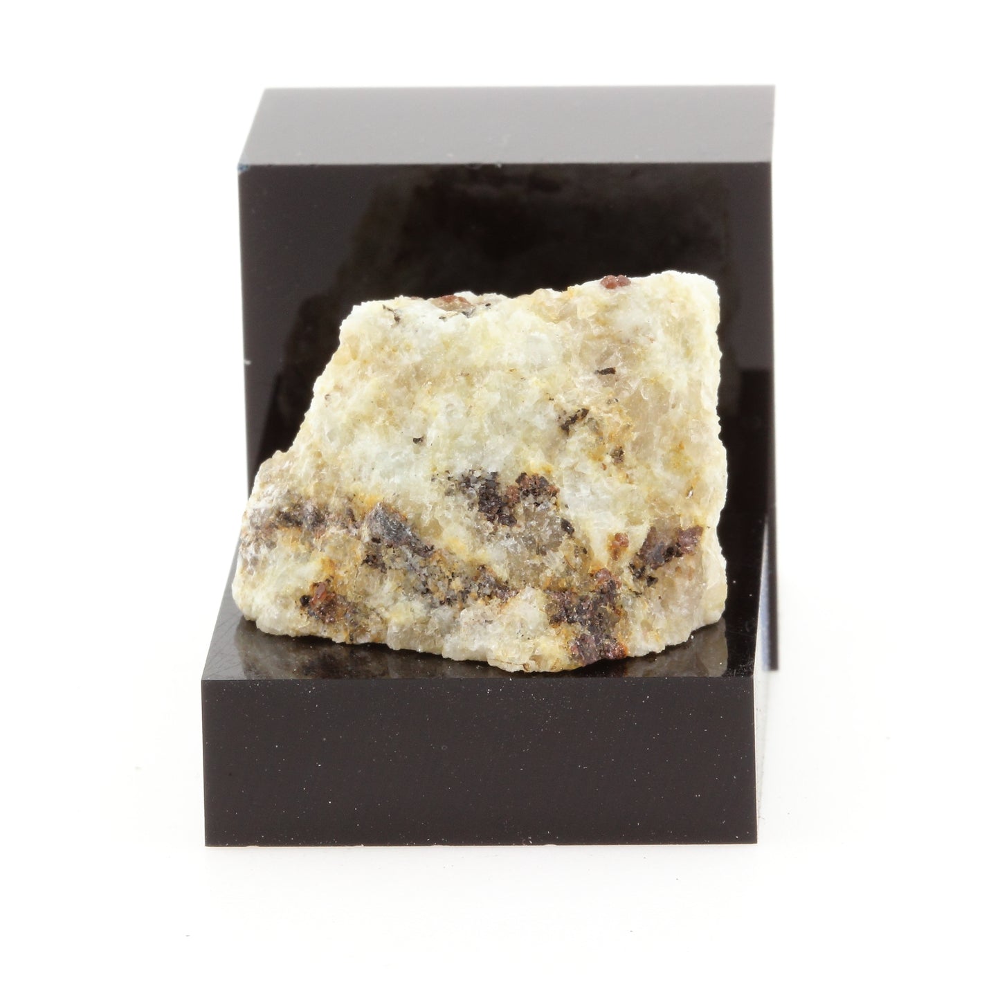 Grenat Schist. 50.8 carats. Willsboro, New York, USA