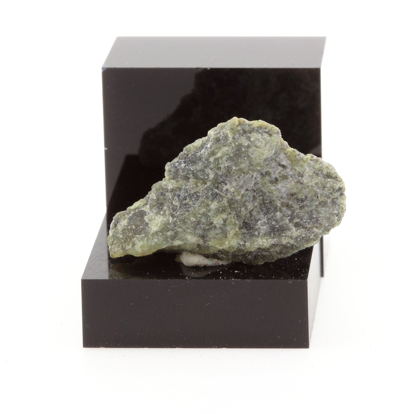 Gymnite. 23.5 carats, Estrie, Québec, Canada