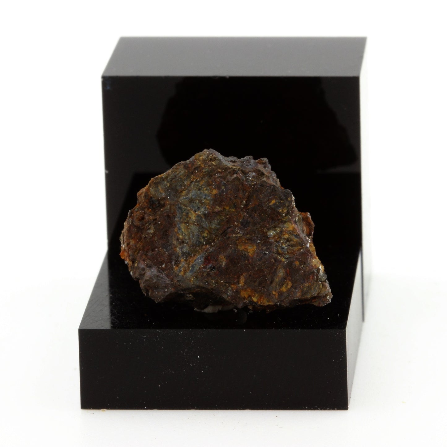 Löllingite. 23.6 carats. Montauban, Québec, Canada