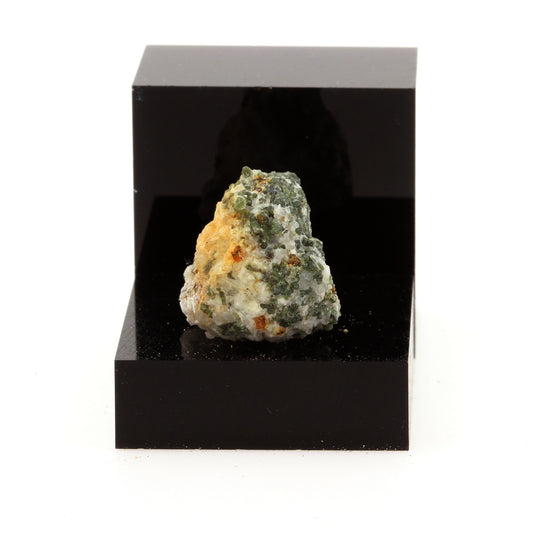 Mimetite. 25.4 carats. Grenville, Québec, Canada