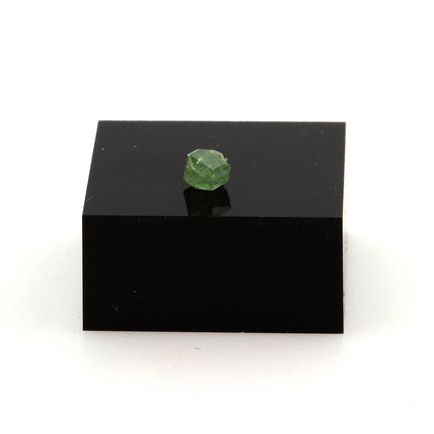 Grenat démantoïde. 0.34 carats. Ambanja, Madagascar