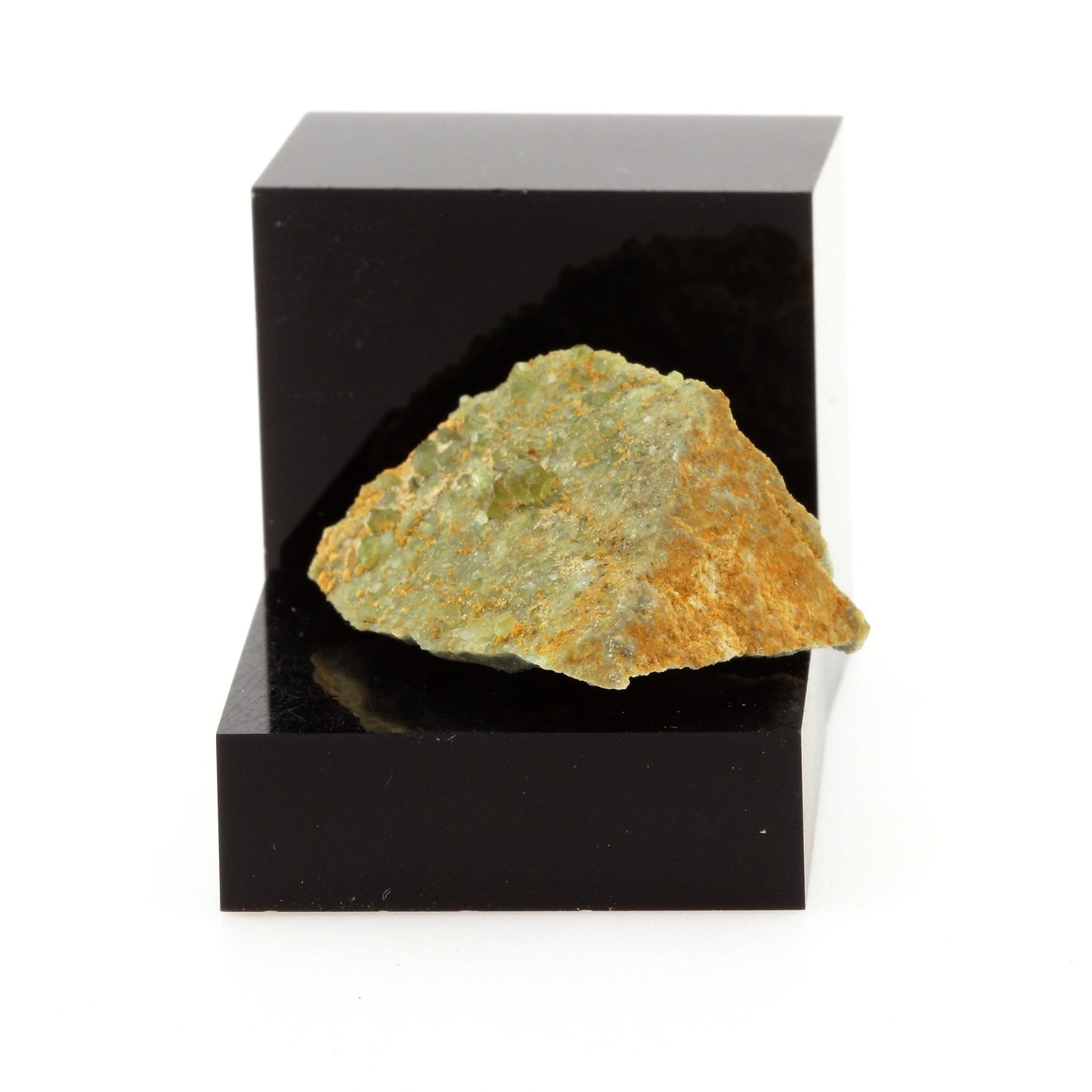 Grenat démantoïde. 41.68 carats. Ambanja, Madagascar