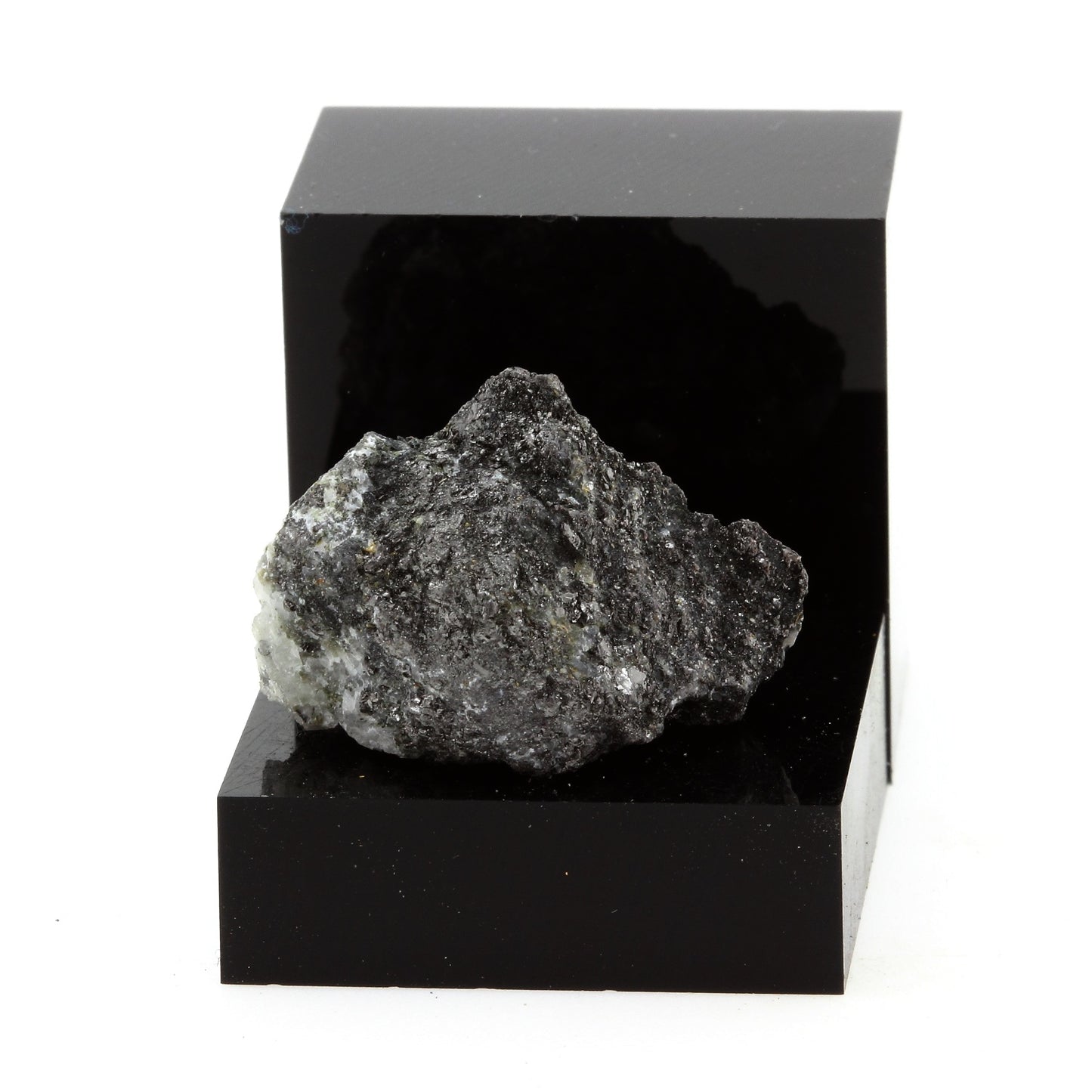 Hisingerite. 22.3 carat. Eastern Metals Mine, Québec, Canada