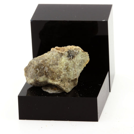 Niocalite, 29.0 carats, Oka, Québec, Canada