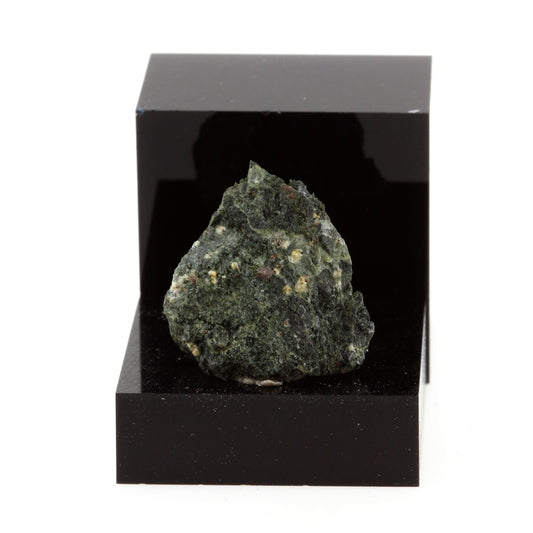 Hastingsite. 26.8 carat. Wilberforce, Ontario, Canada