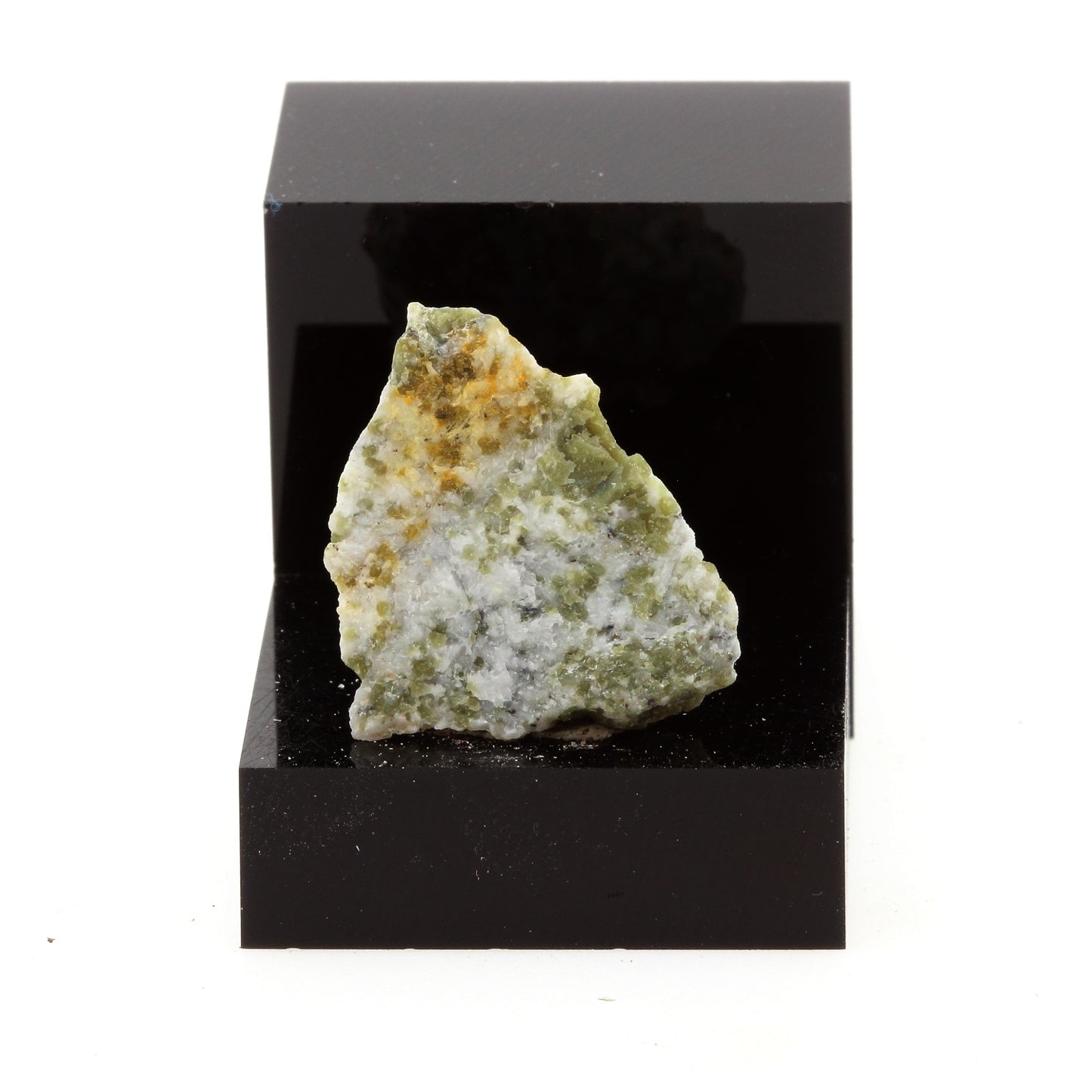 Picrite, 15.7 carats, Grenville, Québec, Canada