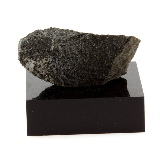 Hornfels. 27.1 carat. Grenville, Québec, Canada