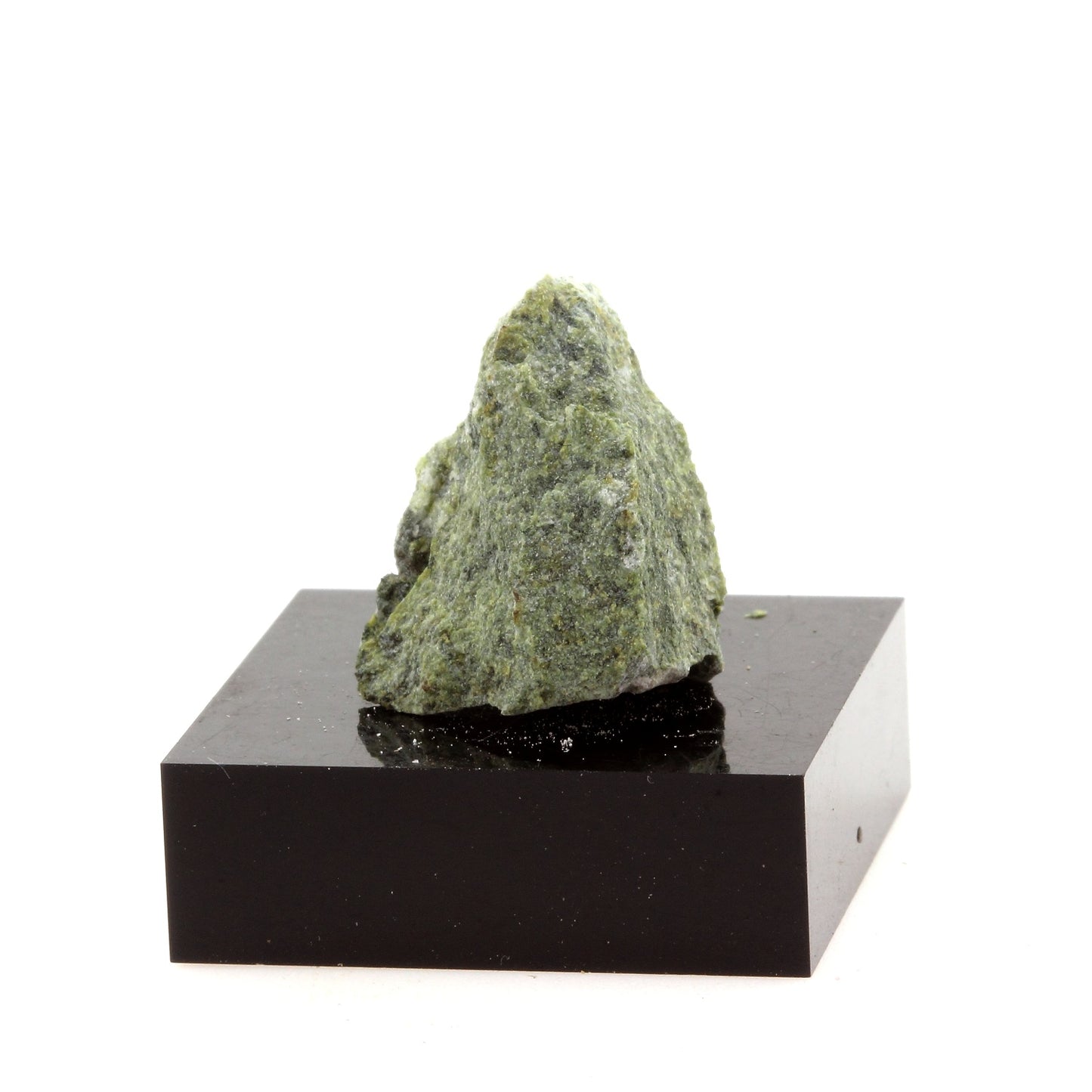 Marbre Epidote, 30.4 carats, Marmora, Ontario, Canada