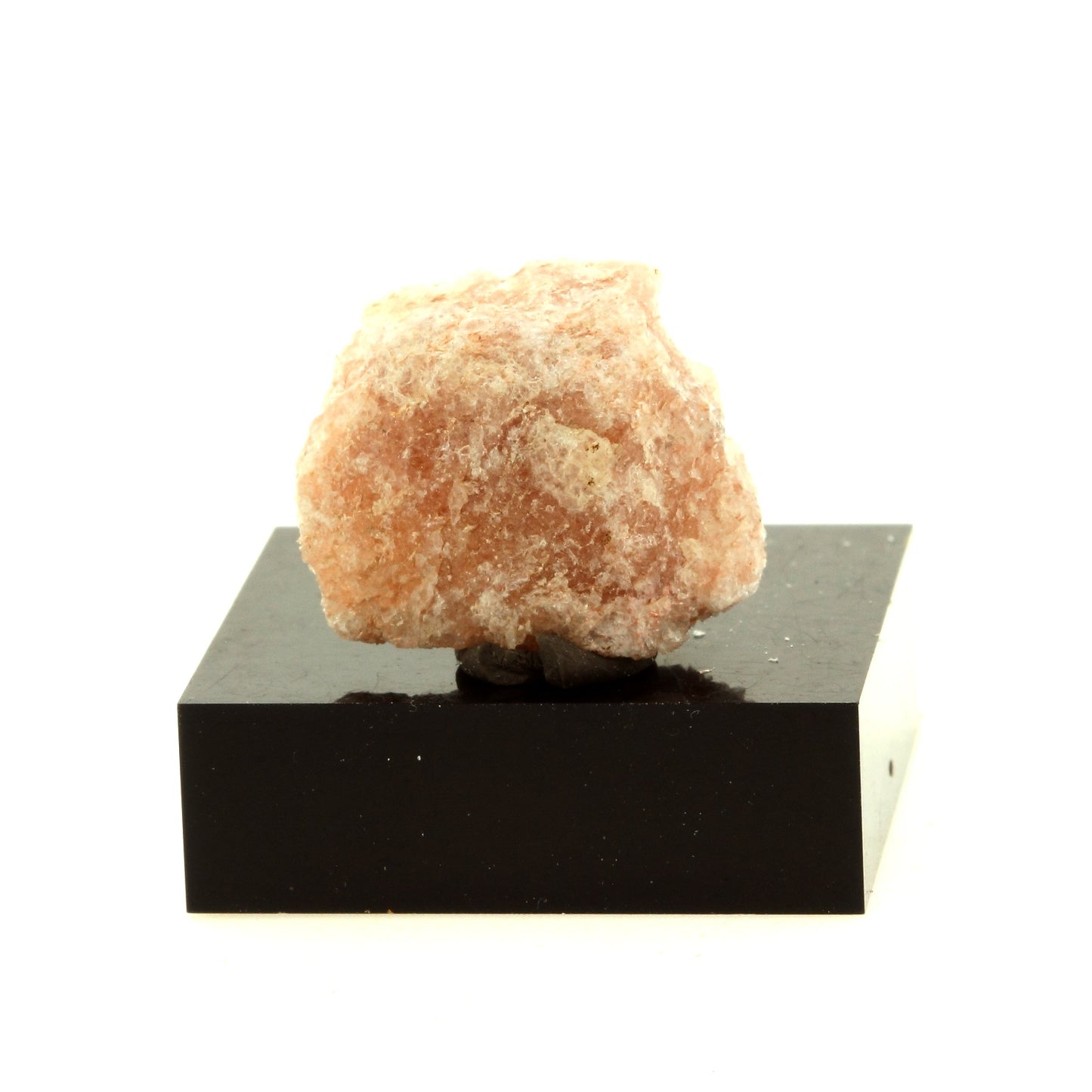 Lepidolite. 20.1 carats. Estrie, Québec, Canada