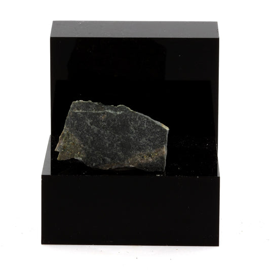 Pyrite sur Keratophyre. 54.2 carats. Villefranche-sur-Saône, France