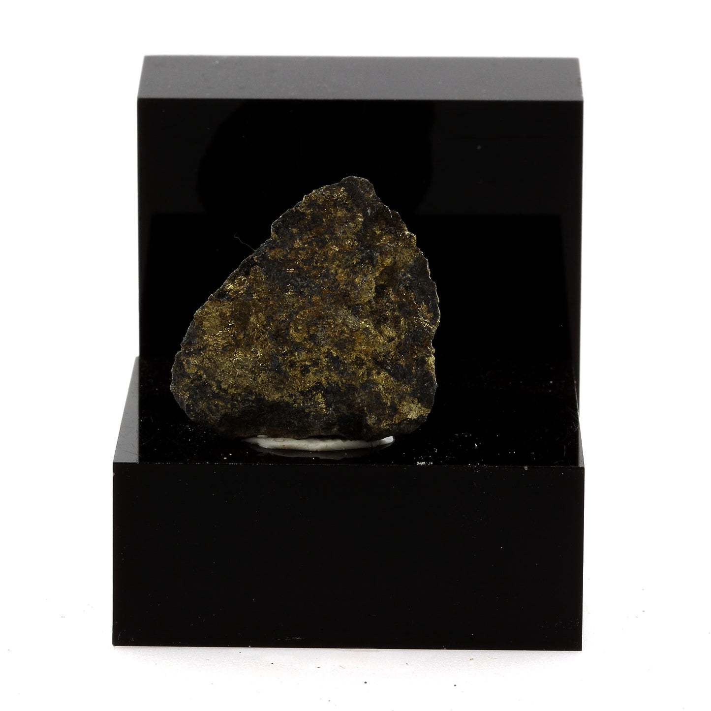 Pyrite sur Keratophyre. 23.6 carats. Villefranche-sur-Saône, France