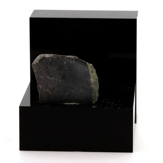 Pyrite sur Keratophyre. 45.9 carats. Villefranche-sur-Saône, France