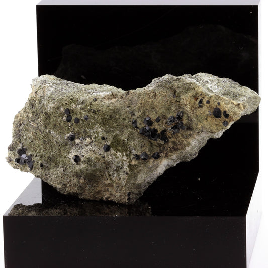 Grenat Melanite. 561.1 carats. San Benito Co., California, USA