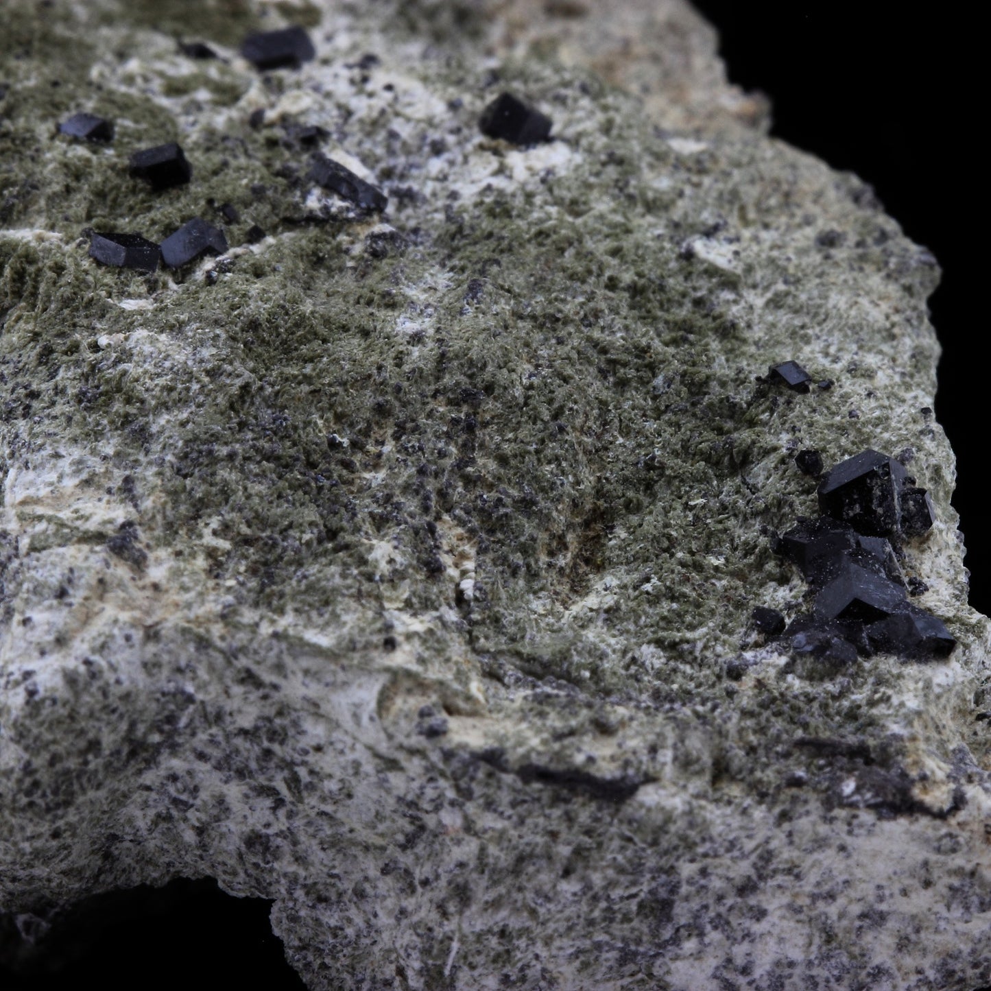 Grenat Melanite. 561.1 carats. San Benito Co., California, USA