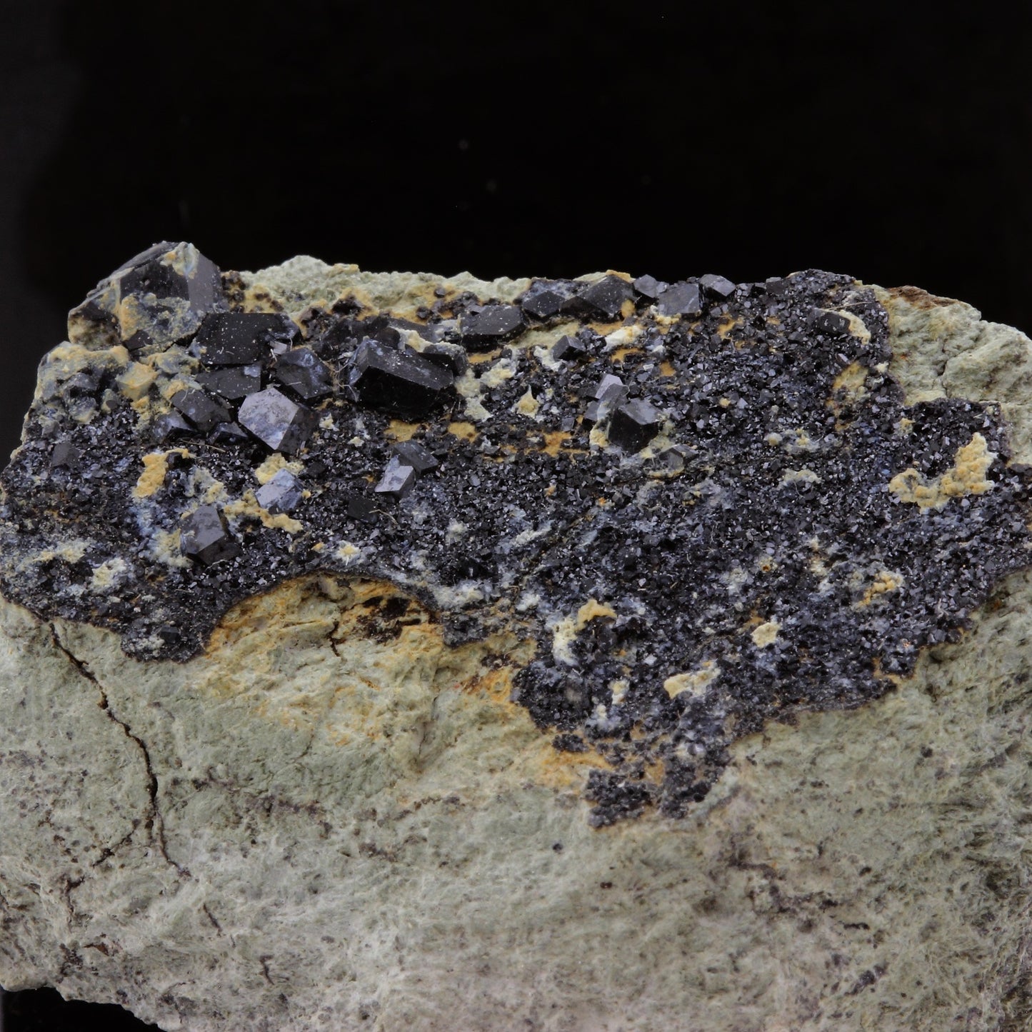 Grenat Melanite. 169.6 carats. San Benito Co., California, USA