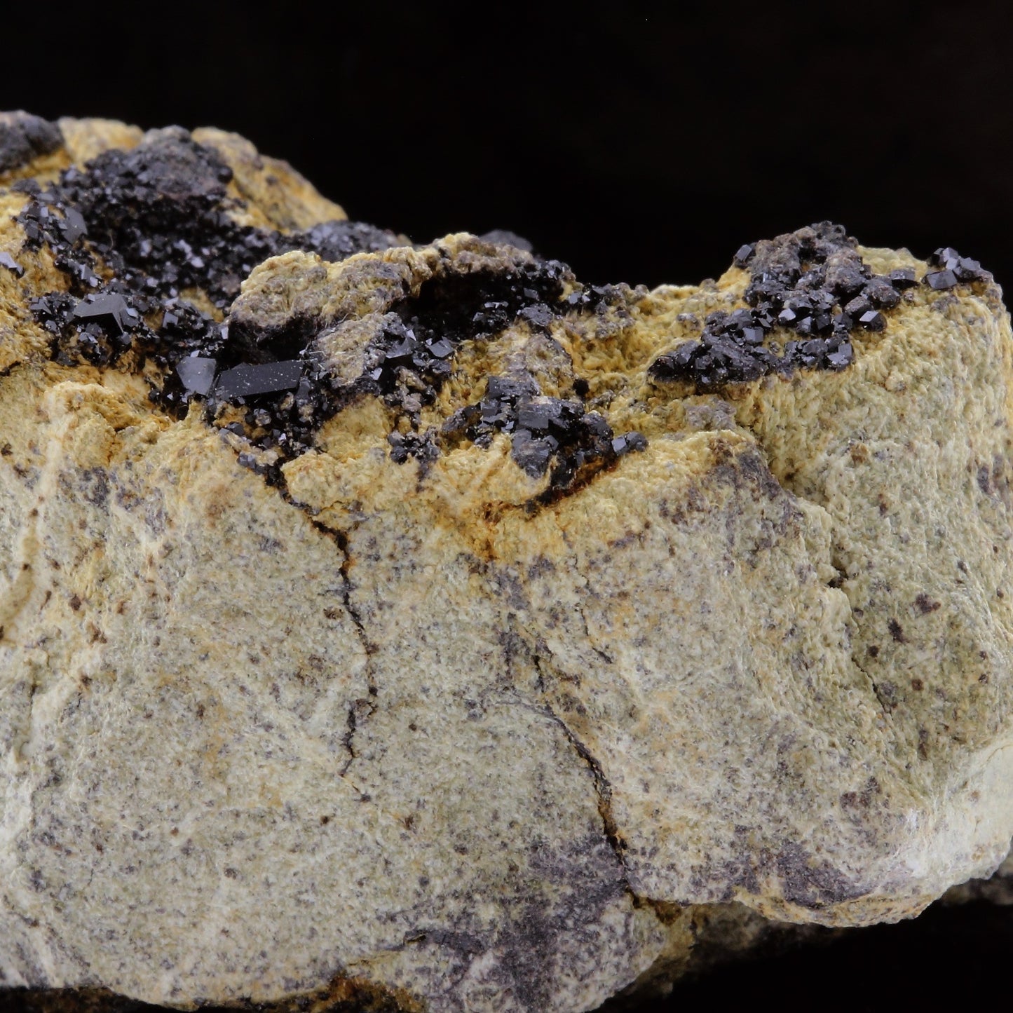 Grenat Melanite. 311.4 carats. San Benito Co., California, USA