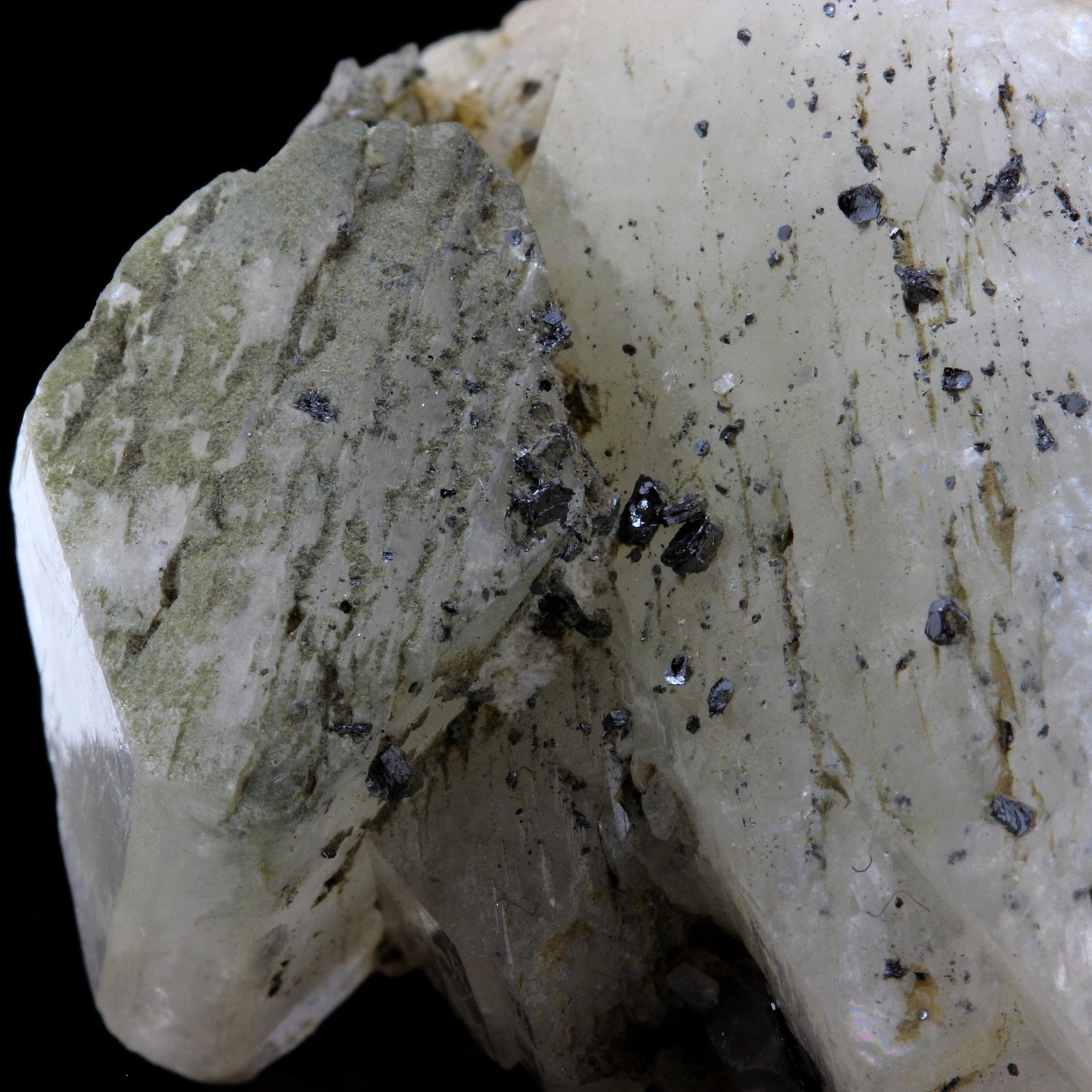 Adulaire (Orthoclase) en provenance de Lucendro Valley, Central St Gotthard Massif, Suisse