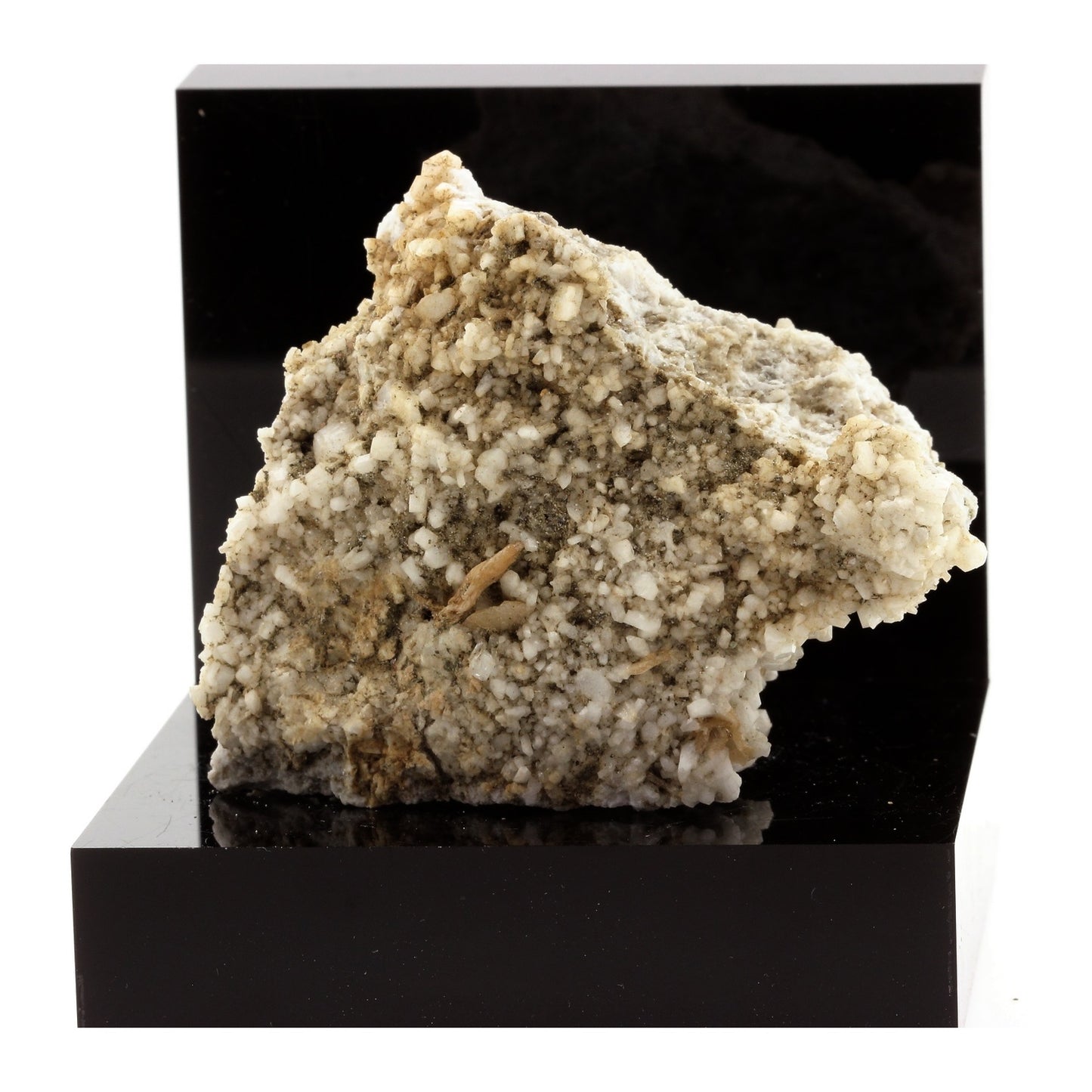 Sphene Titanite + Pericline. 638.1 carats. Binn Valley, Wallis (Valais), Suisse