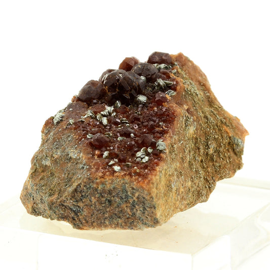 Grenat Hessonite. 133.1 carats. Laghi Verdi, Balme, Piedmont, Italie