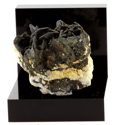 Hematite. 131.6 carats. Beaufortin, Tarentaise, Savoie, France