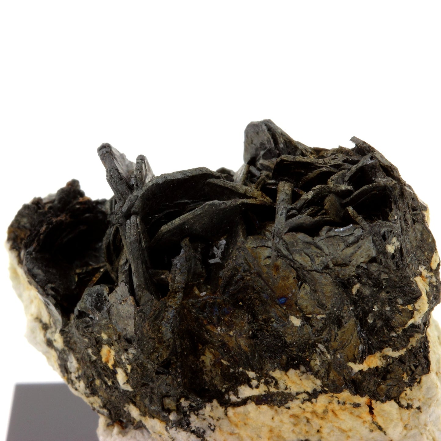 Hematite. 131.6 carats. Beaufortin, Tarentaise, Savoie, France