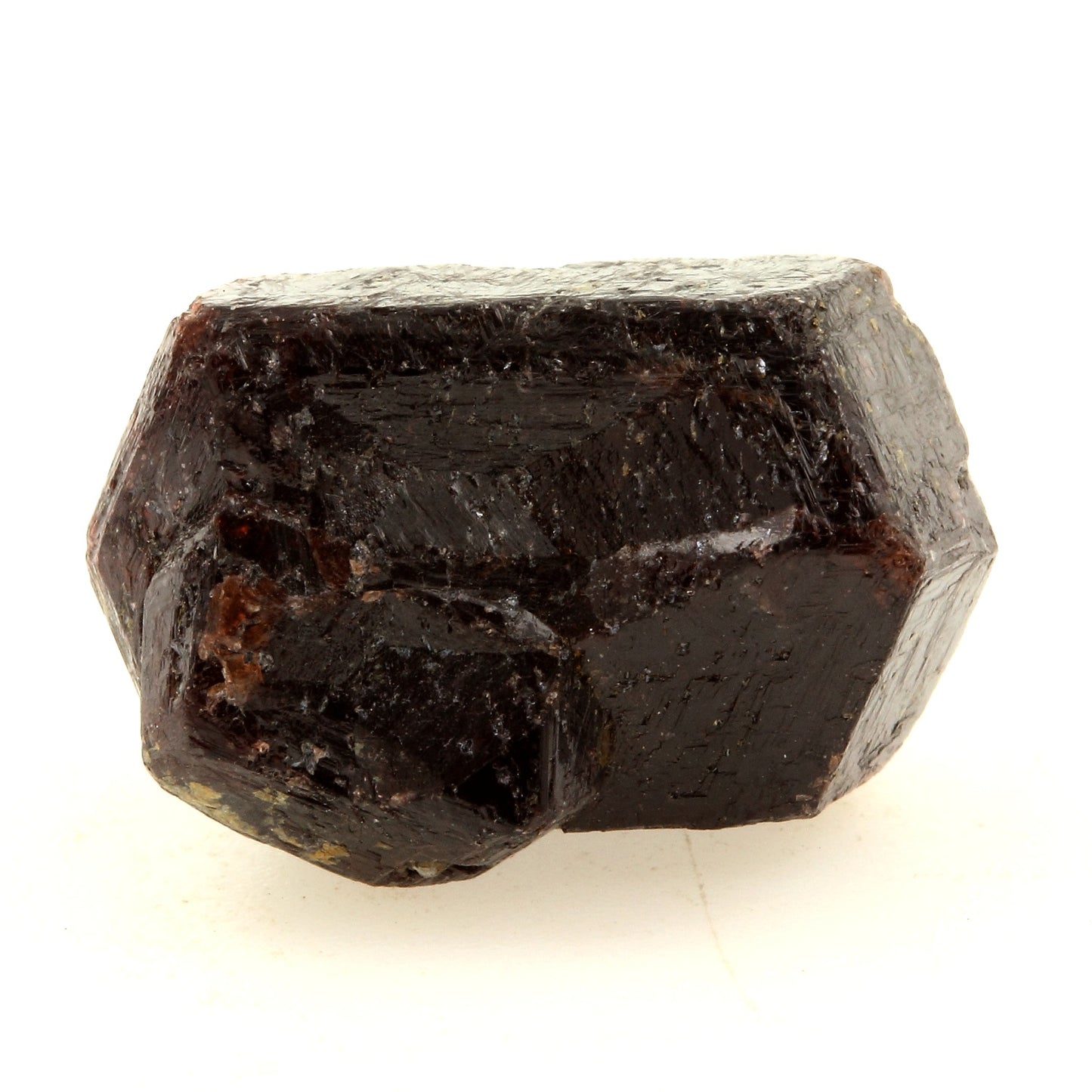 Grenat Almandin. 54.21 carats. Sahanivotry Manandona, Vakinankaratra Region, Madagascar