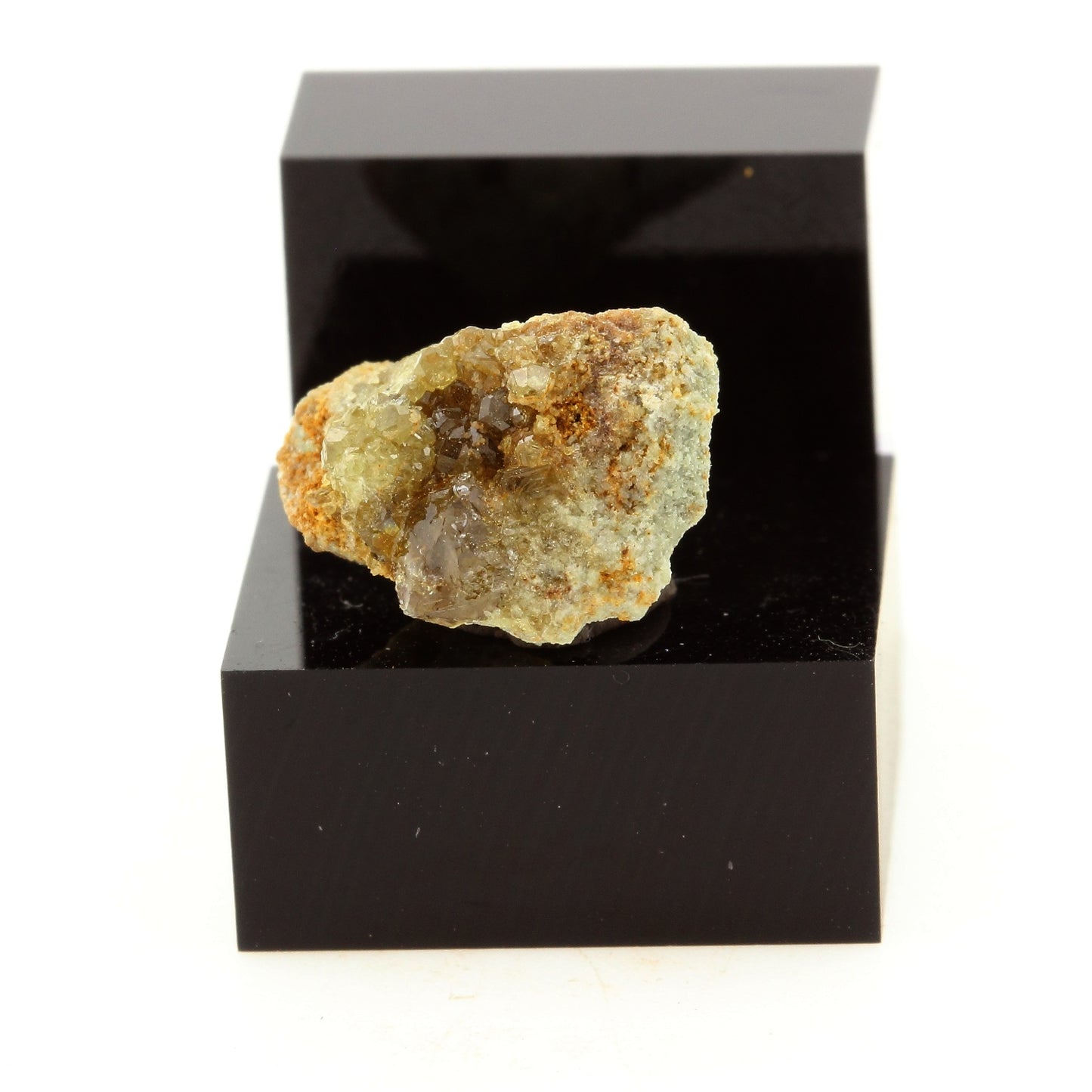 Grenat Andradite Topazolite. 9.51 carats. Antetezambato, Antsiranana, Madagascar