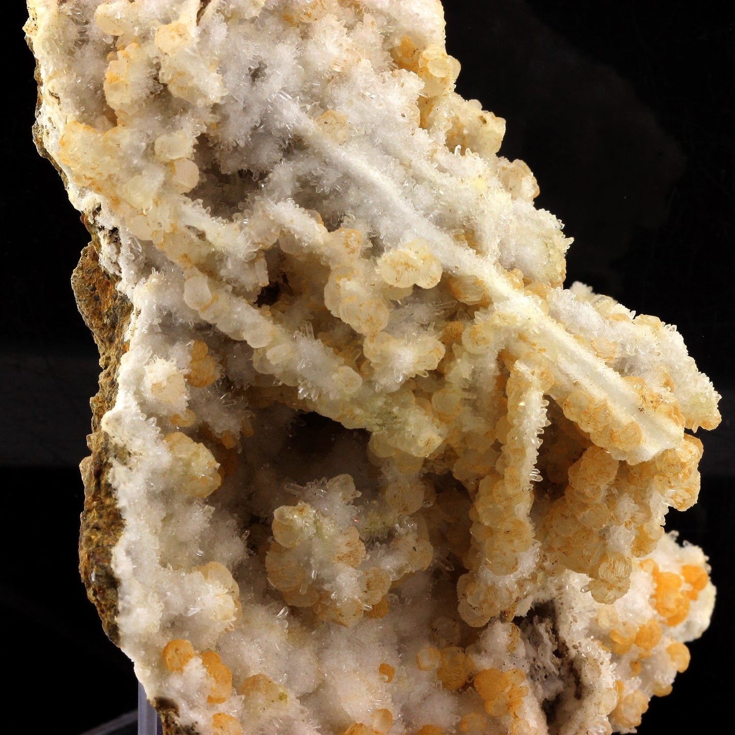 Gyrolite. 1272.5 carats. Malad Quarry, Mumbai, Maharashtra, Inde