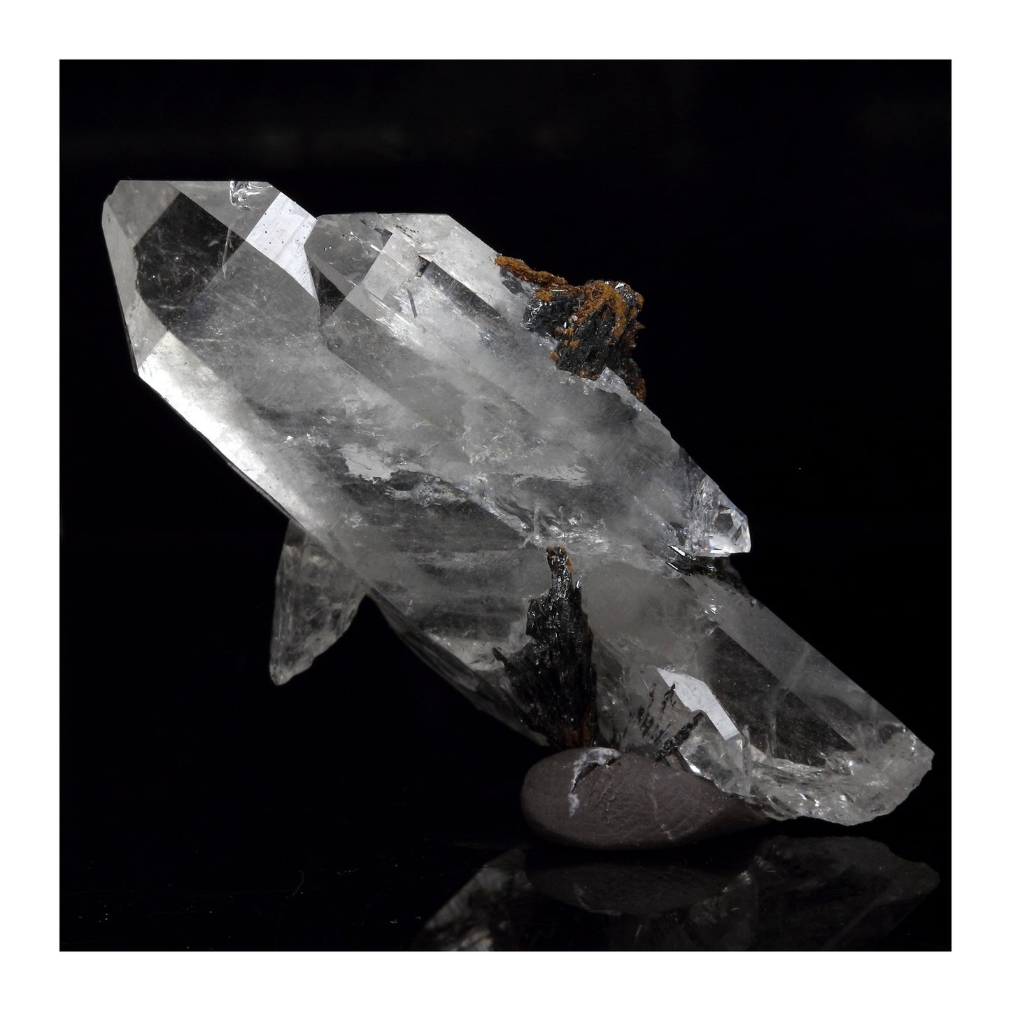 Quartz + Hematite. 57.2 carats. Vaujany, Isère, France
