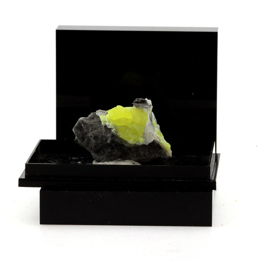 Soufre + Gypse. 48.1 carats. La Maurienne, Savoie, France