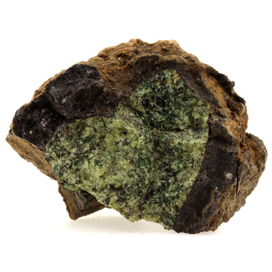 Péridotite, 877.7 carats, Mont Briançon, Haute-Loire, France