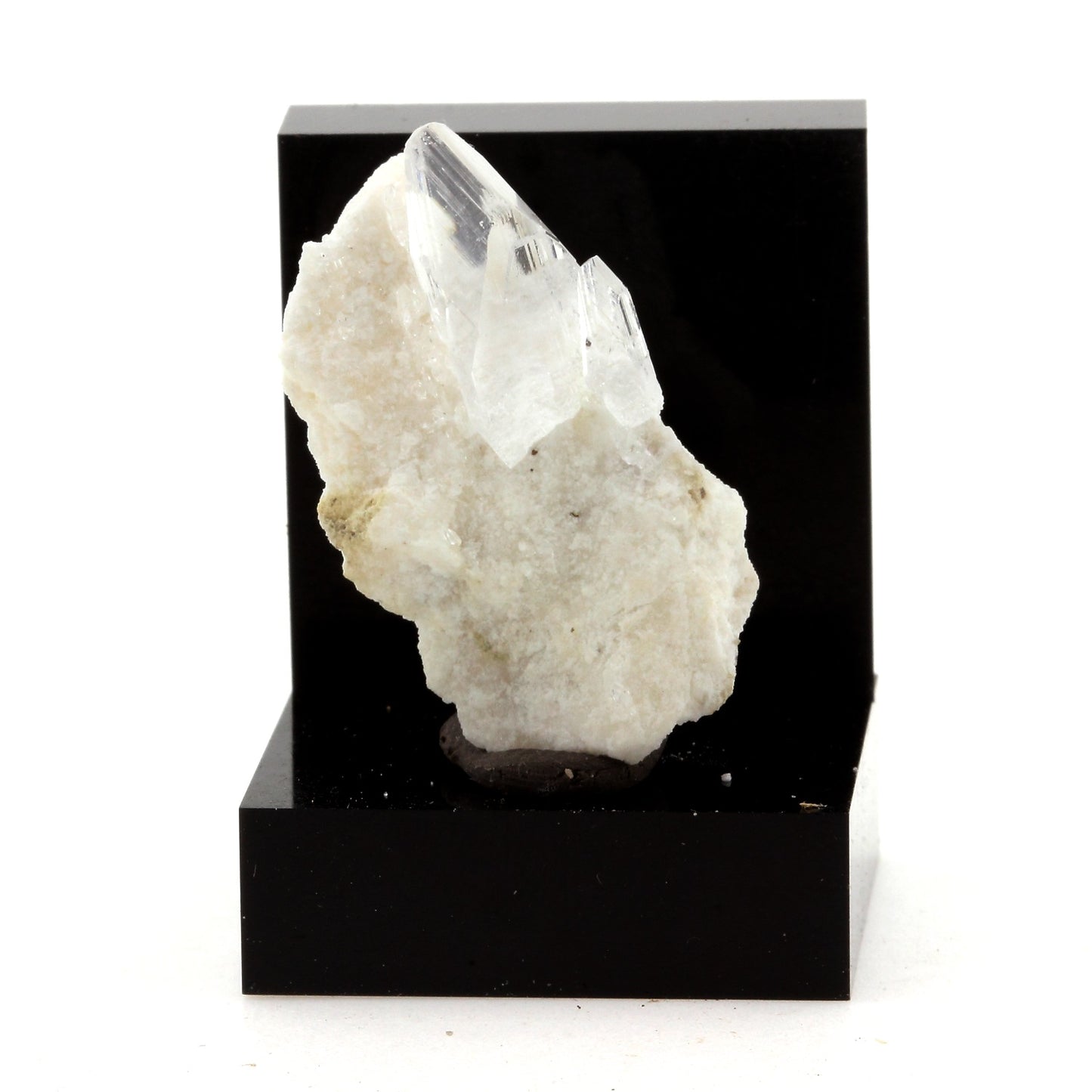 Gypse. 29.4 carats. Gypsum Quarry, Arignac, France