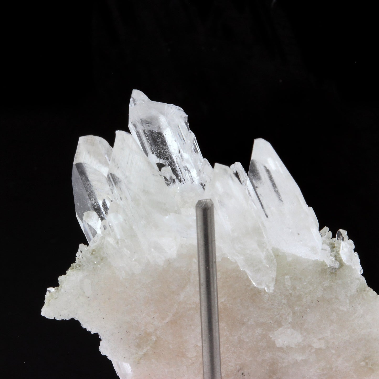 Gypse. 56.2 carats. Gypsum Quarry, Arignac, France