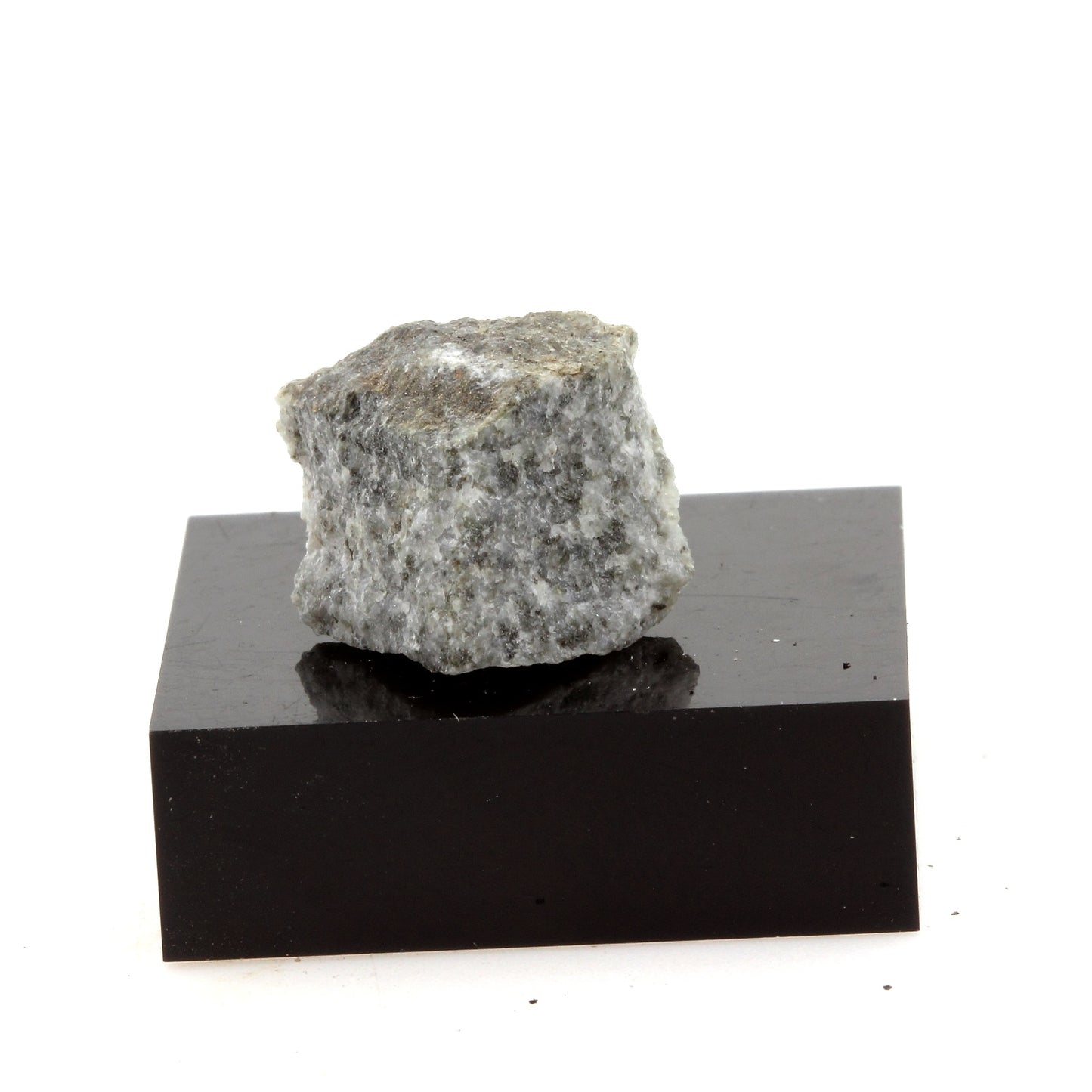 Péridotite, 12.8 carats, Estrie, Quebec, Canada
