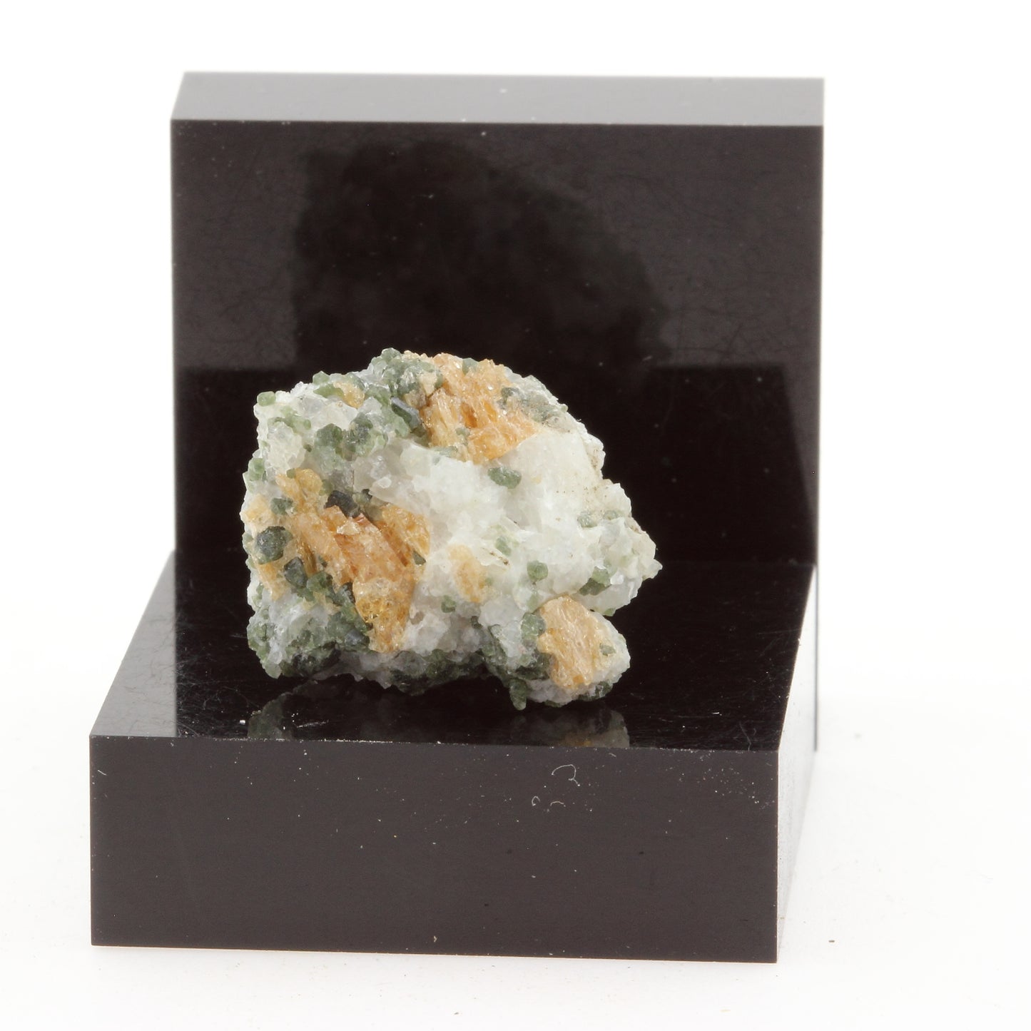 Mimetite. 18.9 carats. Grenville, Québec, Canada