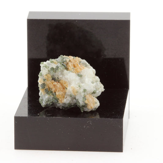 Mimetite. 18.9 carats. Grenville, Québec, Canada