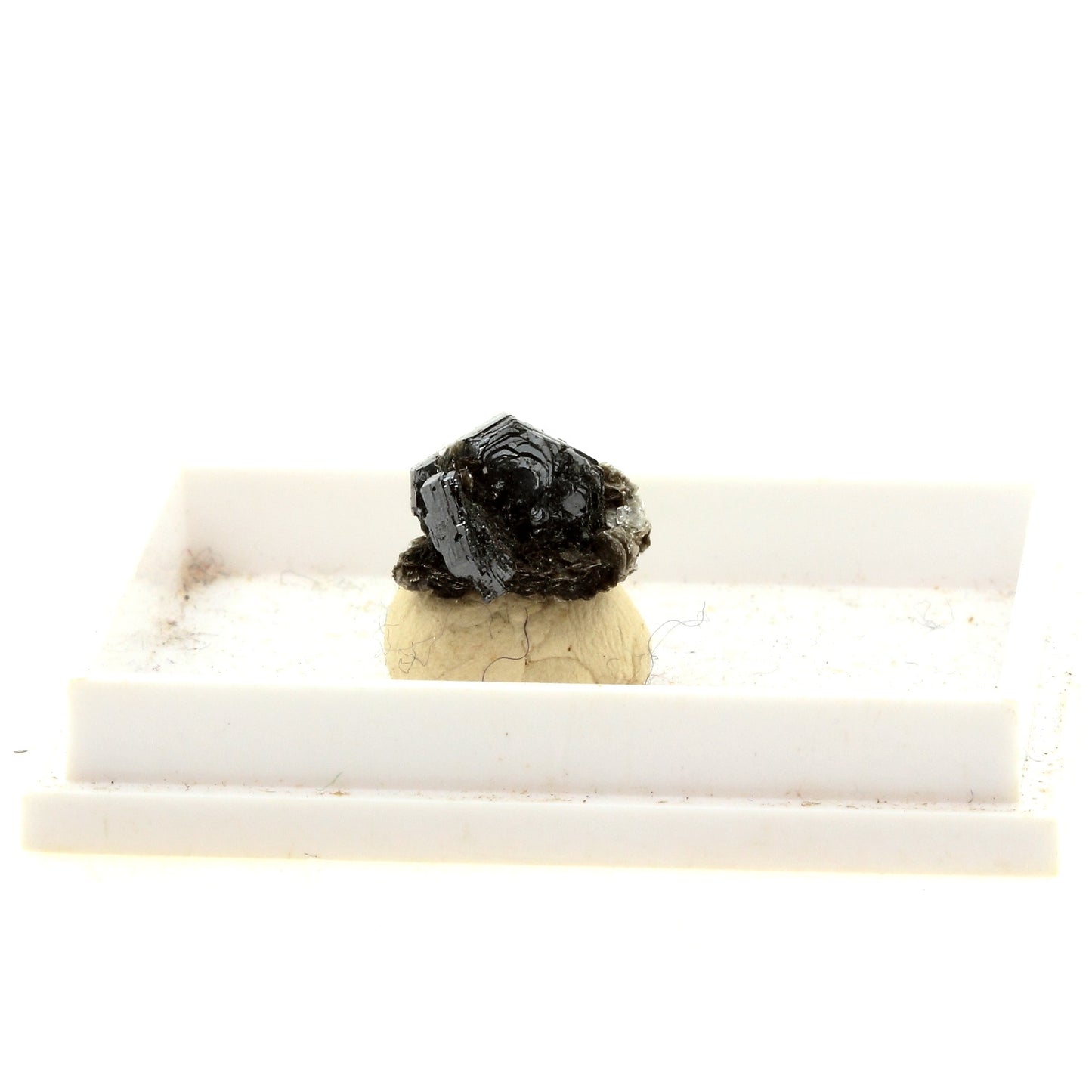 Hematite. 2.95 carats. Mörchner area, Tyrol, Autriche