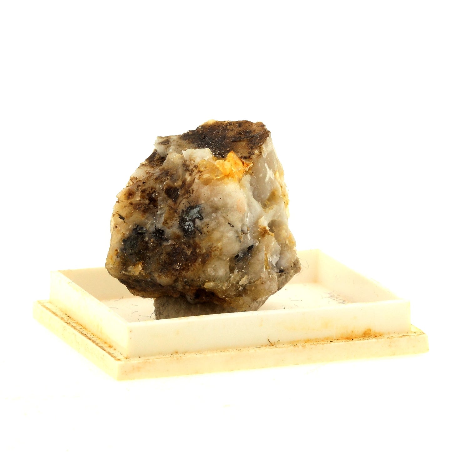 Pyrophyllite + Hematite. 62.23 carats. Ottré, Vielsalm, Belgique
