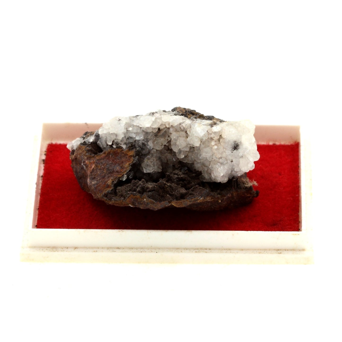 Quartz + Hematite. 115.8 carats. Maroc